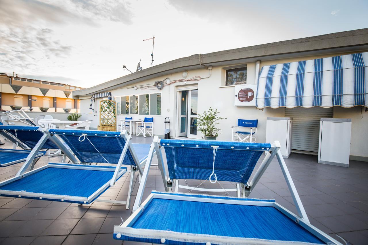 Hotel Caraibi Rimini Esterno foto