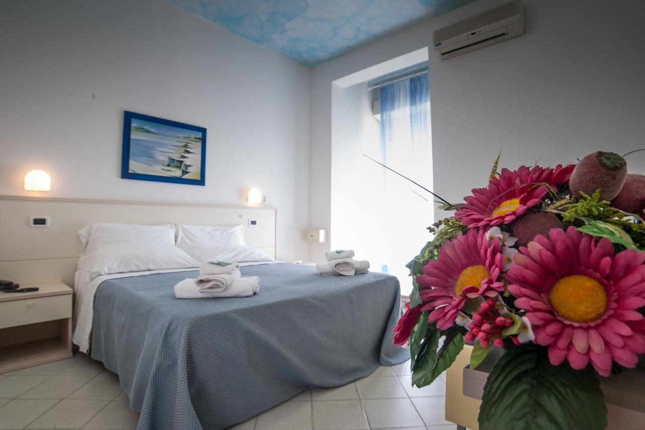 Hotel Caraibi Rimini Esterno foto