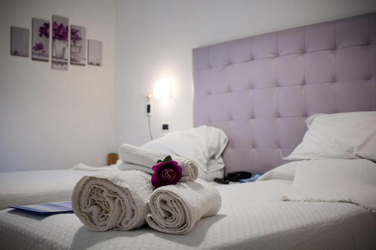 Hotel Caraibi Rimini Esterno foto
